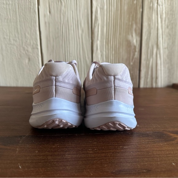 Nike Quest 5 Women's Running Shoes Barely Rose Pink White Size 7.5 - Picture 5 of 11